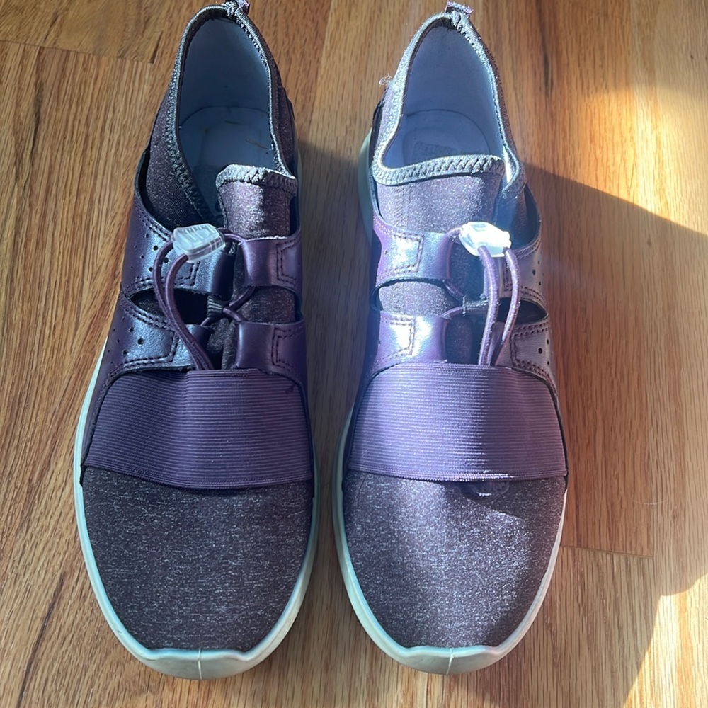 Gently used Ecco eggplant purple sneaker, size 38